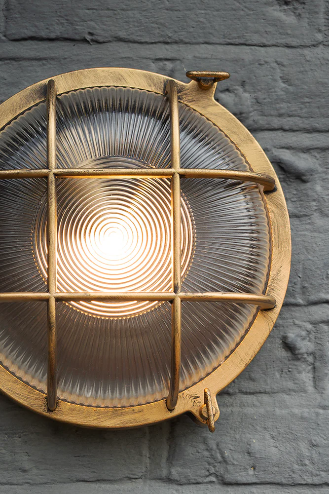 Antique-Style Brass Outdoor Wall Light - Image 6