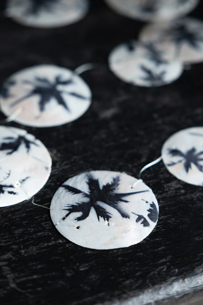 Capiz Palm Print Shell Garland - Image 2