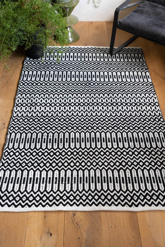 Halsey Monochrome Geometric Rug - 3 Sizes Available - Image 5